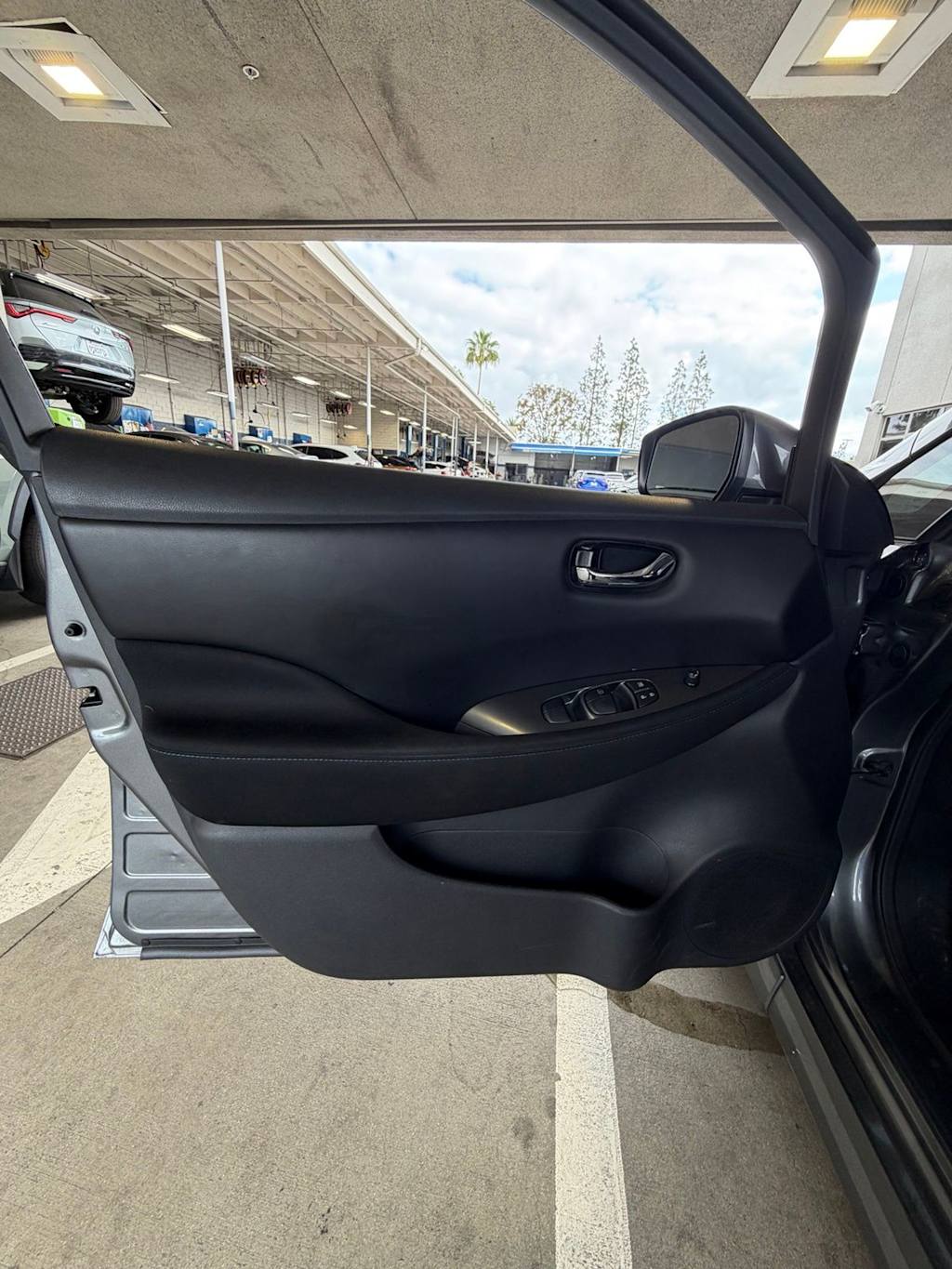 Thumbnail: 2025 Nissan Leaf - 20