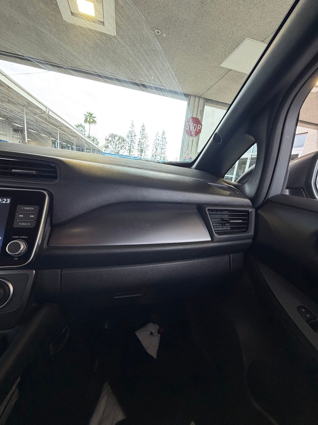 Thumbnail: 2025 Nissan Leaf - 23