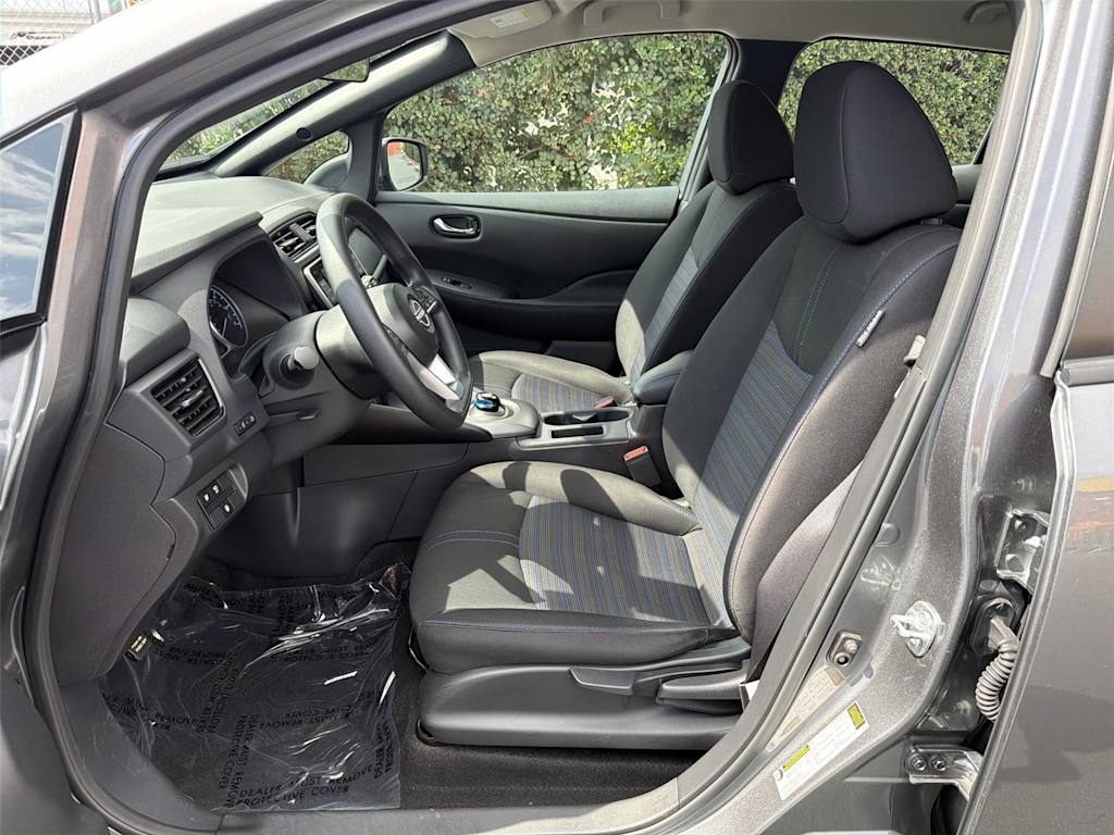 Thumbnail: 2025 Nissan Leaf - 11