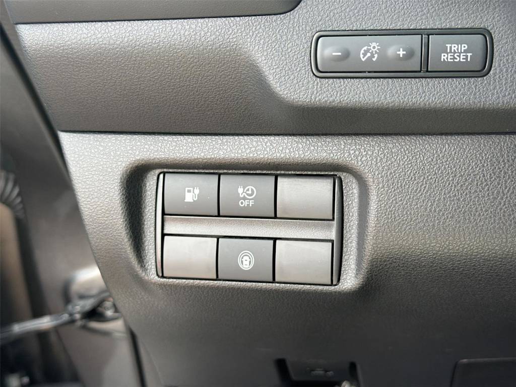 Thumbnail: 2025 Nissan Leaf - 31