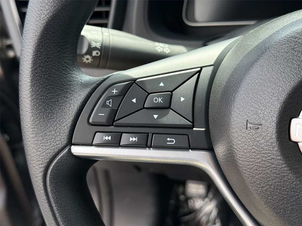 Thumbnail: 2025 Nissan Leaf - 23