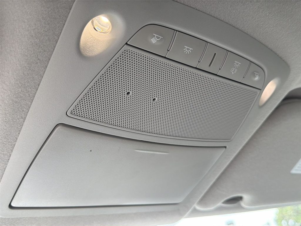 Thumbnail: 2025 Nissan Leaf - 33