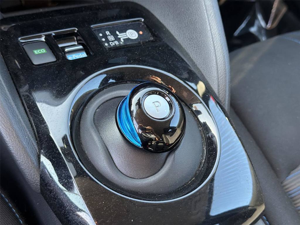 Thumbnail: 2018 Nissan Leaf - 17