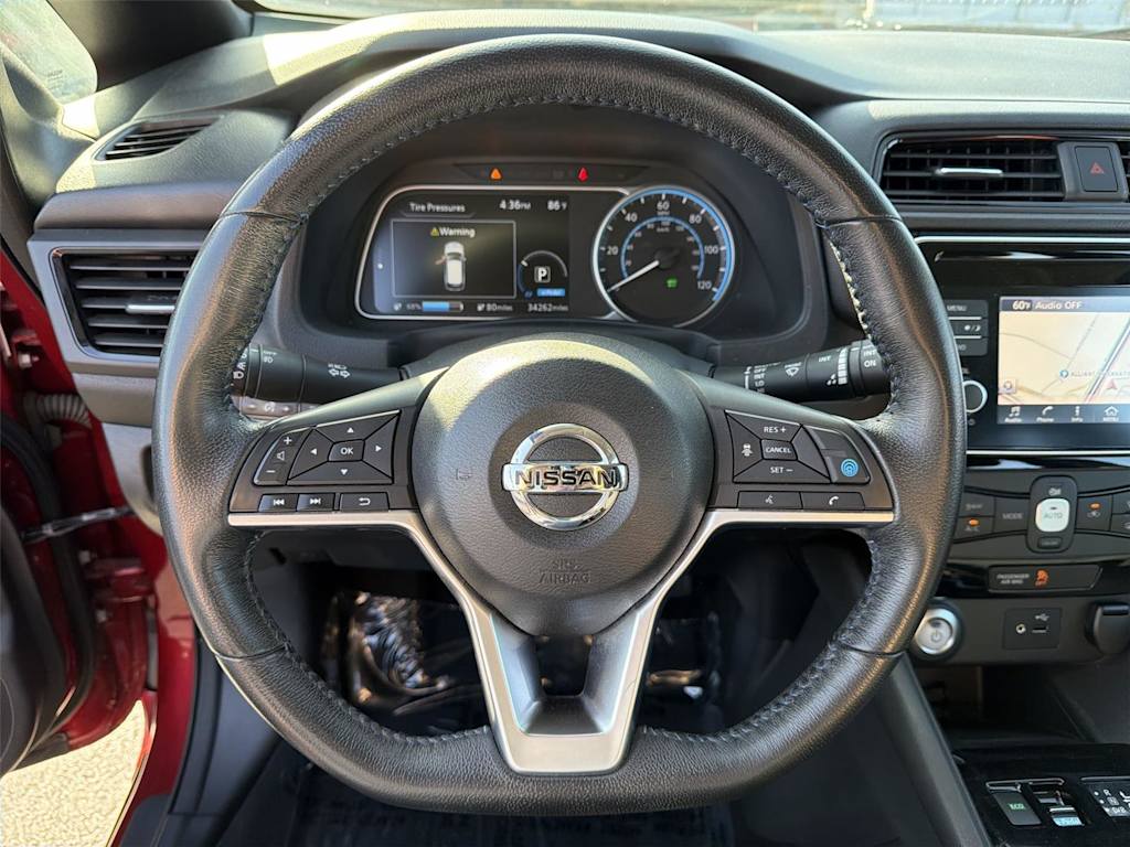 Thumbnail: 2018 Nissan Leaf - 15