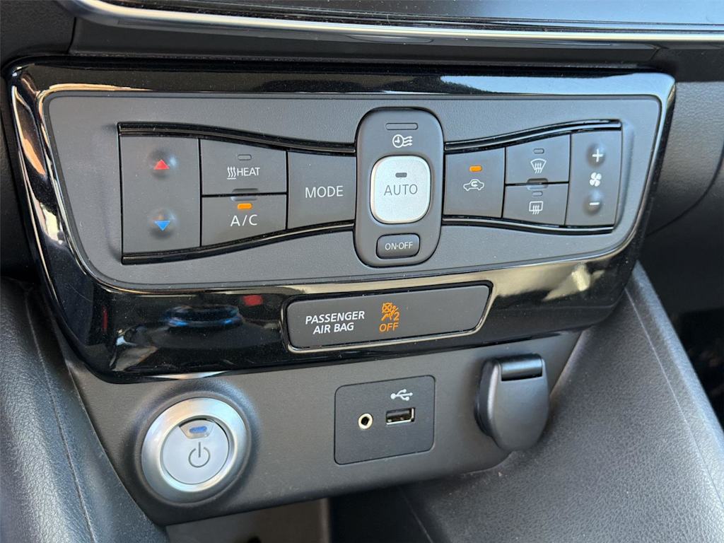 Thumbnail: 2018 Nissan Leaf - 29