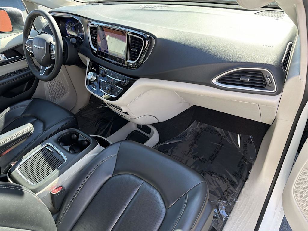 Thumbnail: 2023 Chrysler Pacifica - 14