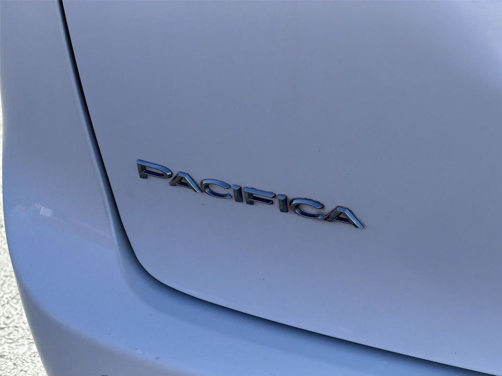 Thumbnail: 2023 Chrysler Pacifica - 7