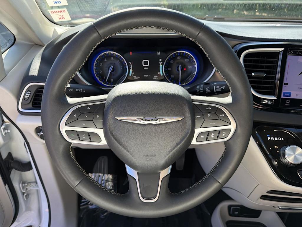 Thumbnail: 2023 Chrysler Pacifica - 15