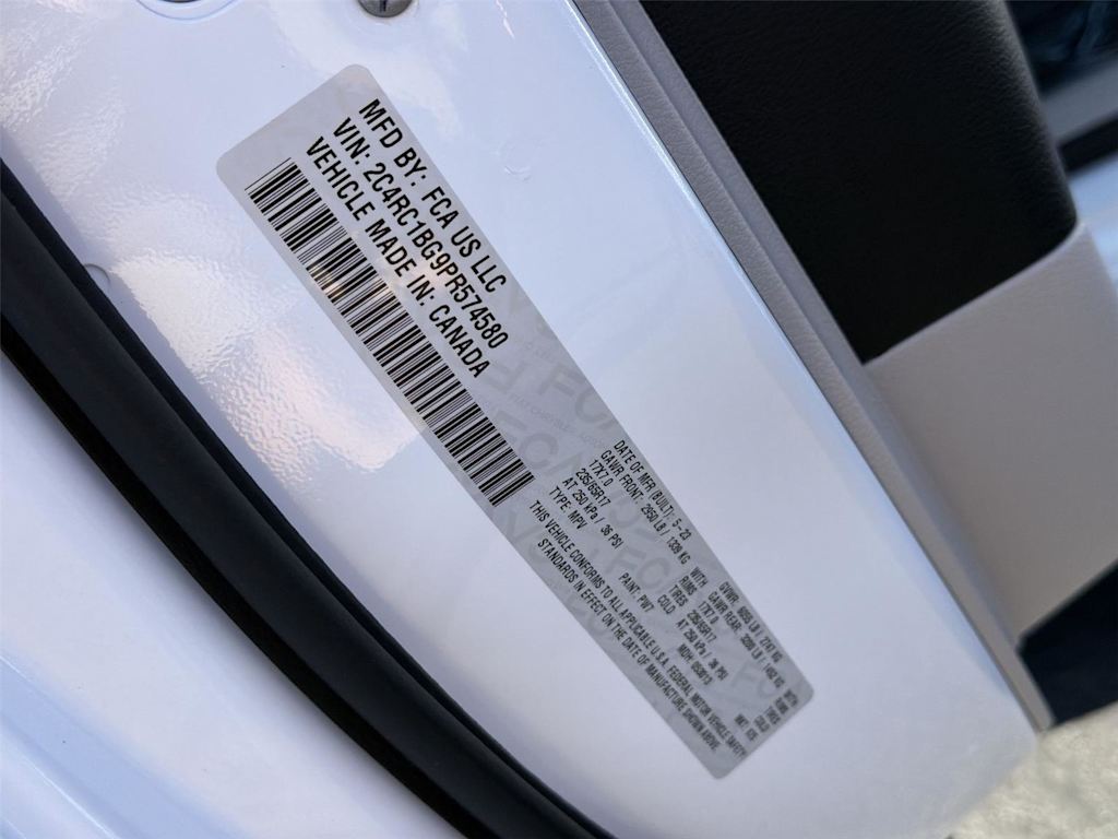 Thumbnail: 2023 Chrysler Pacifica - 20