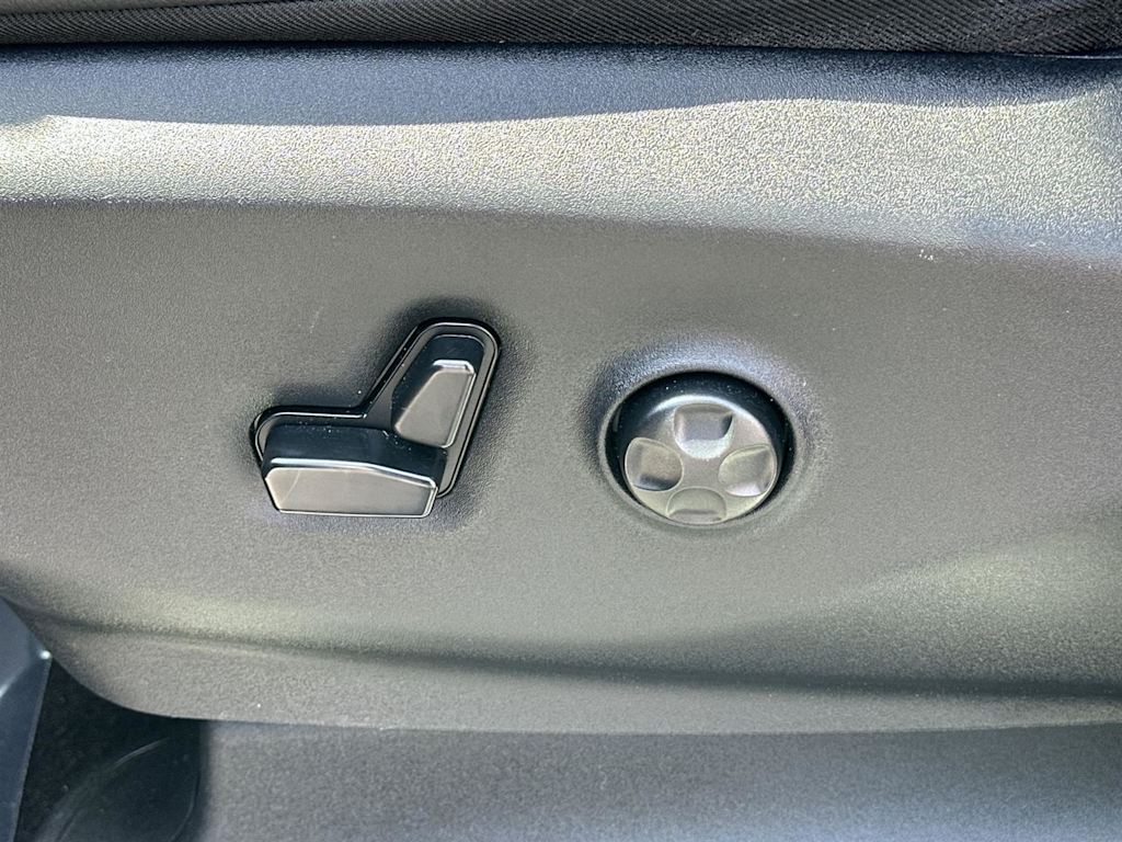 2020 Chrysler Pacifica Touring L 23