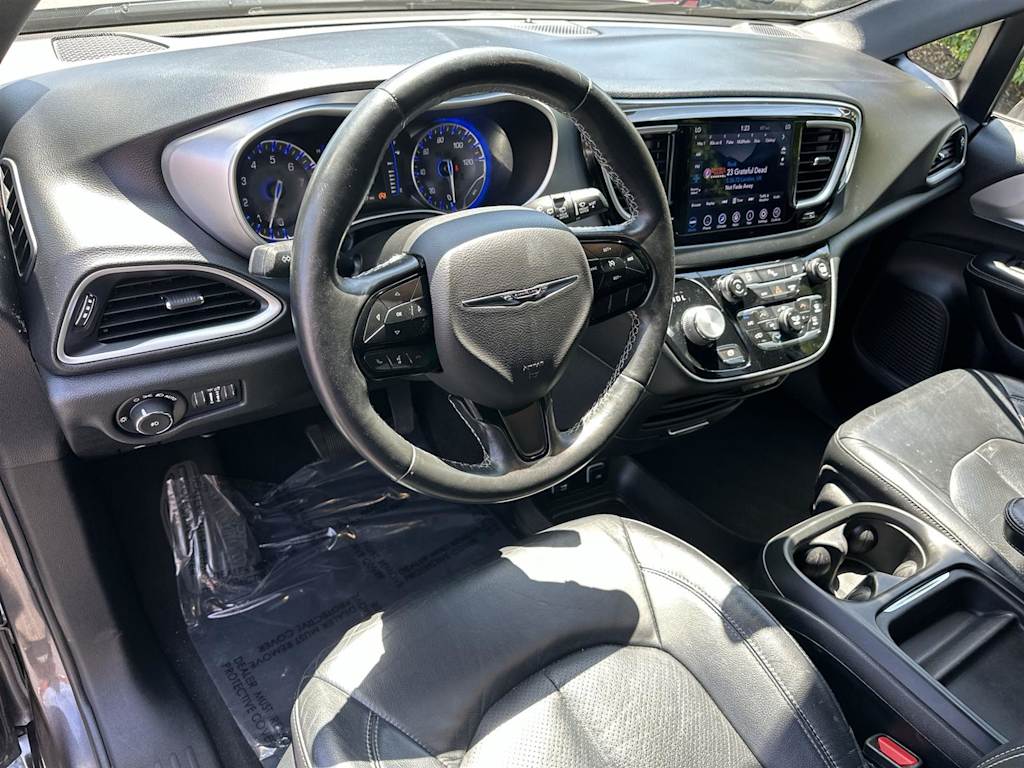 2020 Chrysler Pacifica Touring L 2