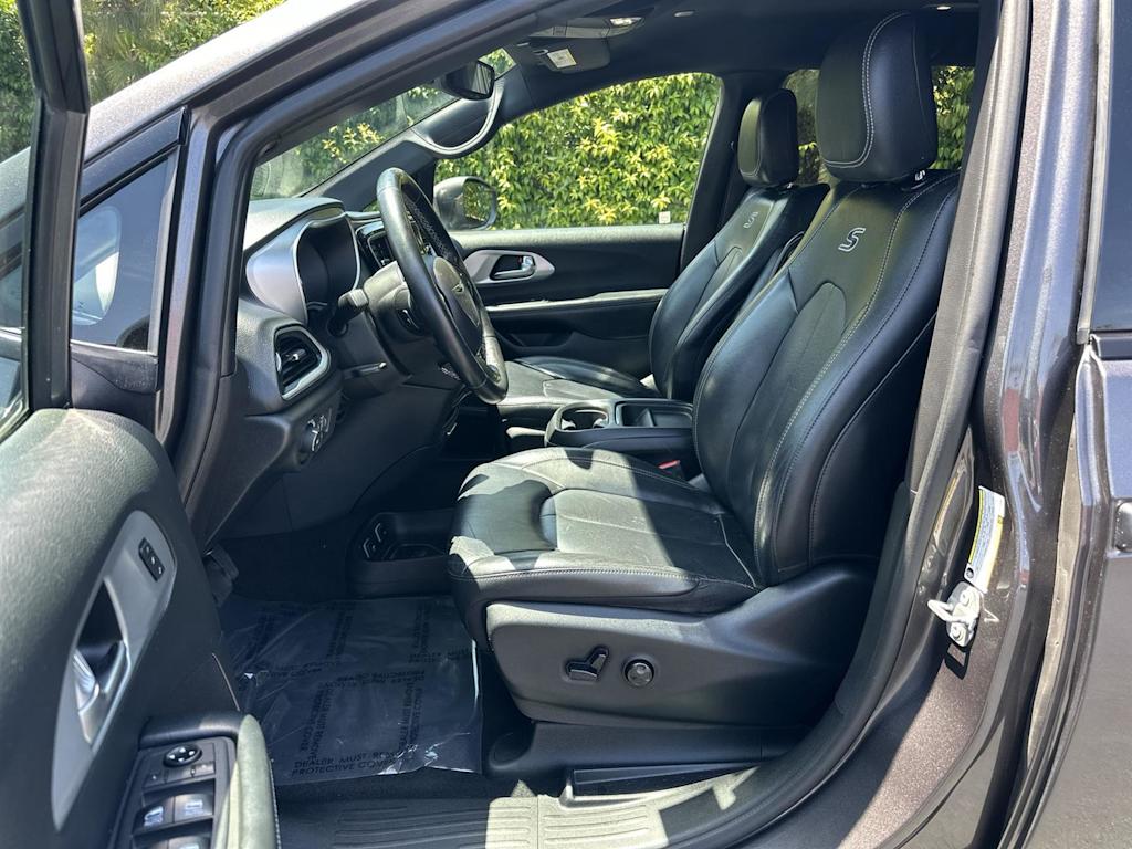 2020 Chrysler Pacifica Touring L 11