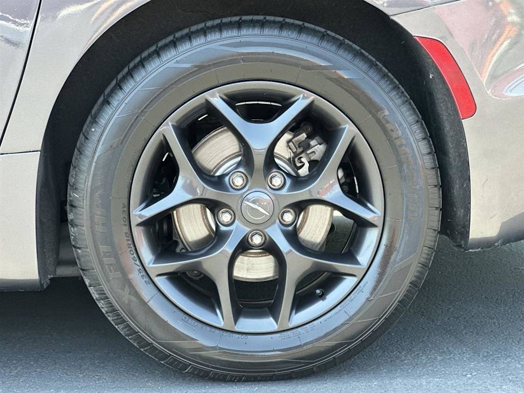 2020 Chrysler Pacifica Touring L 8