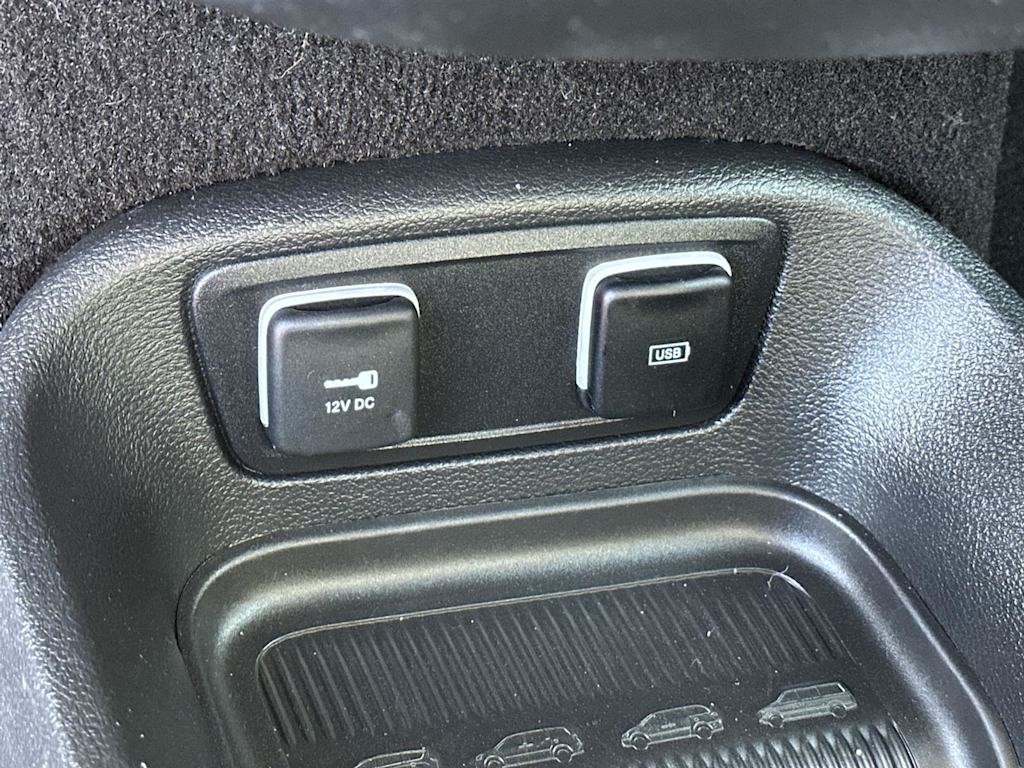 2020 Chrysler Pacifica Touring L 27