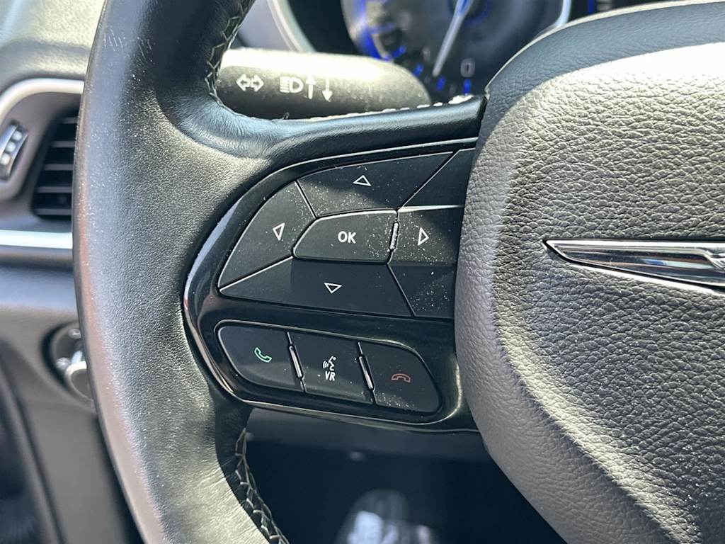 2020 Chrysler Pacifica Touring L 24