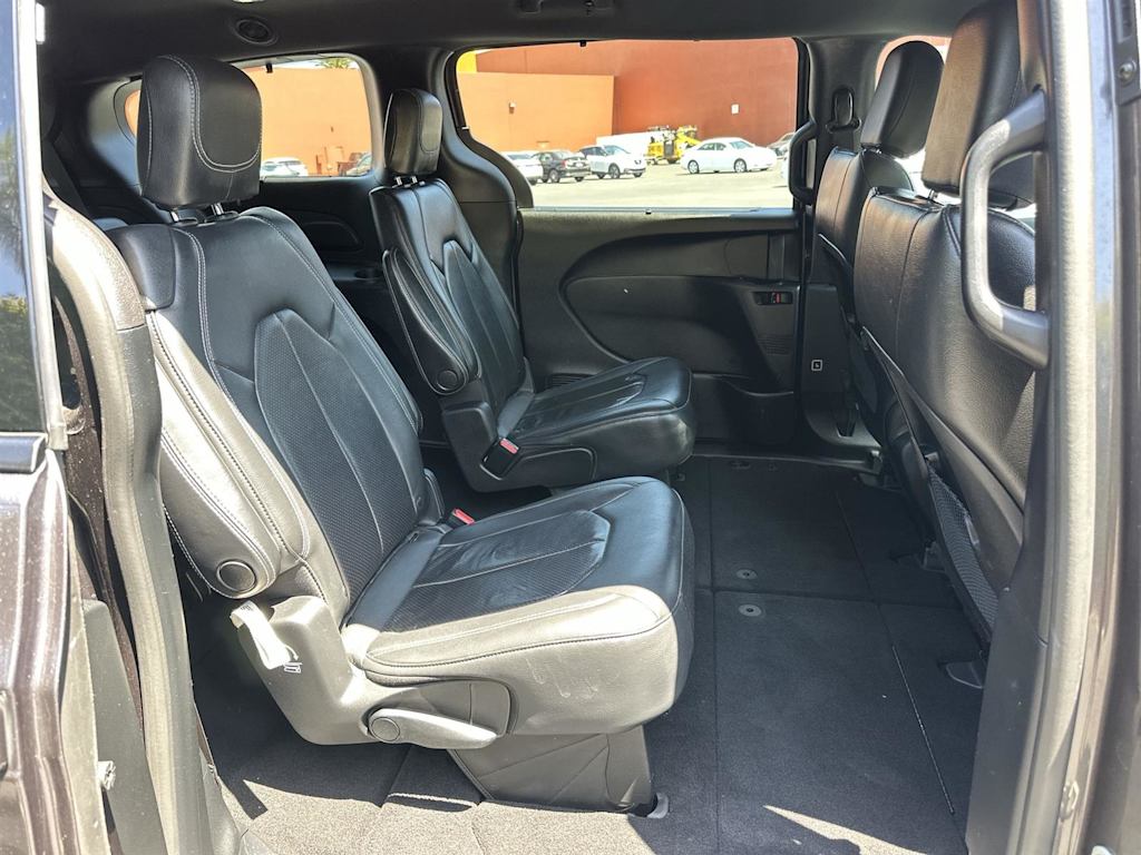 2020 Chrysler Pacifica Touring L 13
