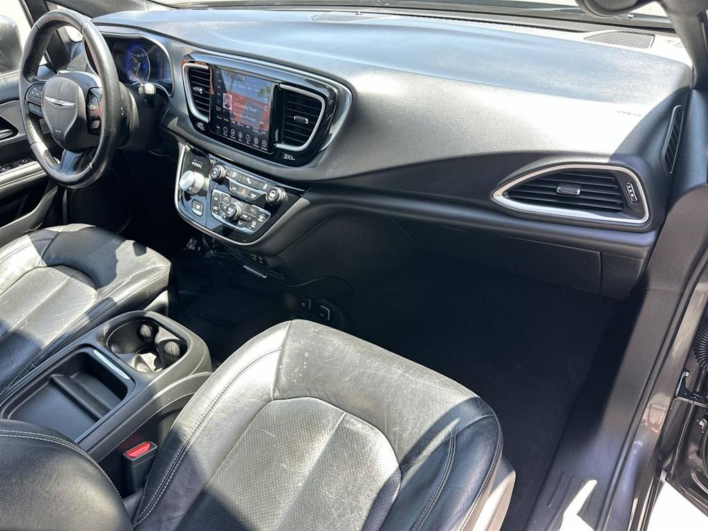 2020 Chrysler Pacifica Touring L 14