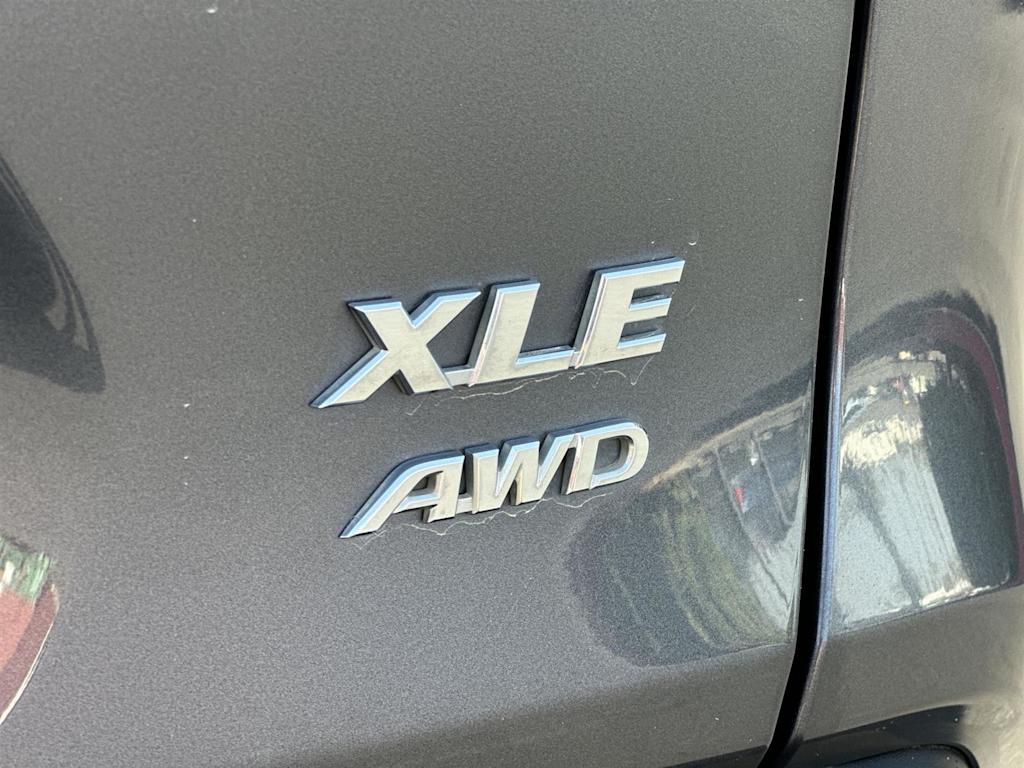 Thumbnail: 2022 Toyota RAV4 - 7