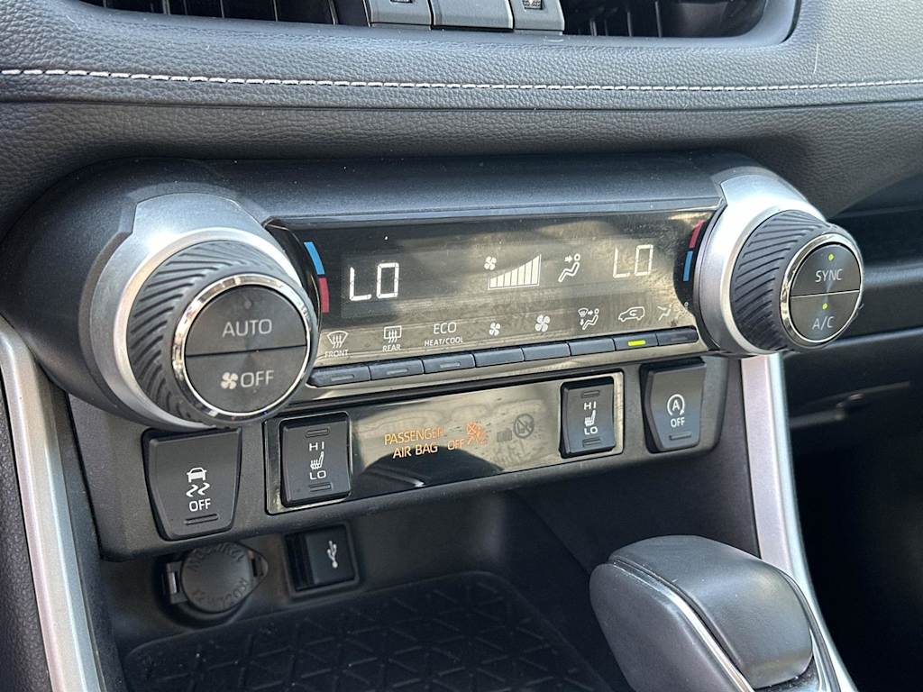 Thumbnail: 2022 Toyota RAV4 - 28