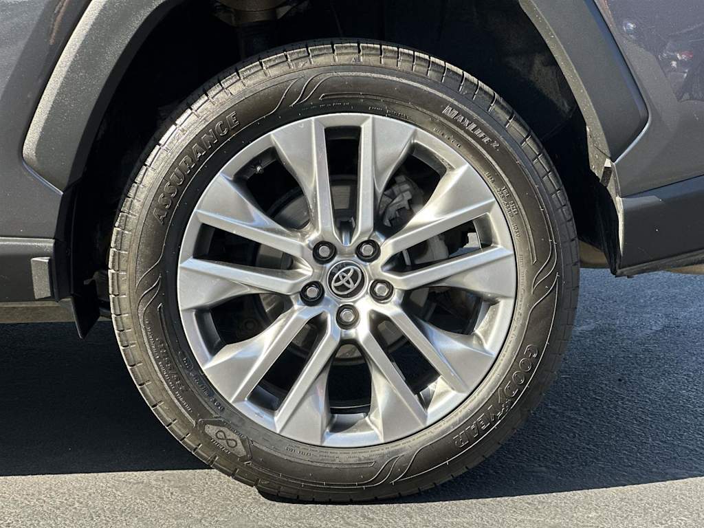 Thumbnail: 2022 Toyota RAV4 - 8