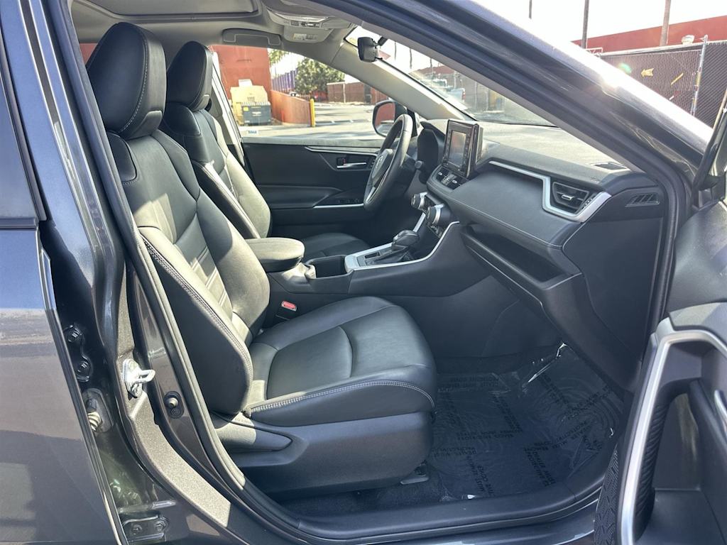 Thumbnail: 2022 Toyota RAV4 - 12