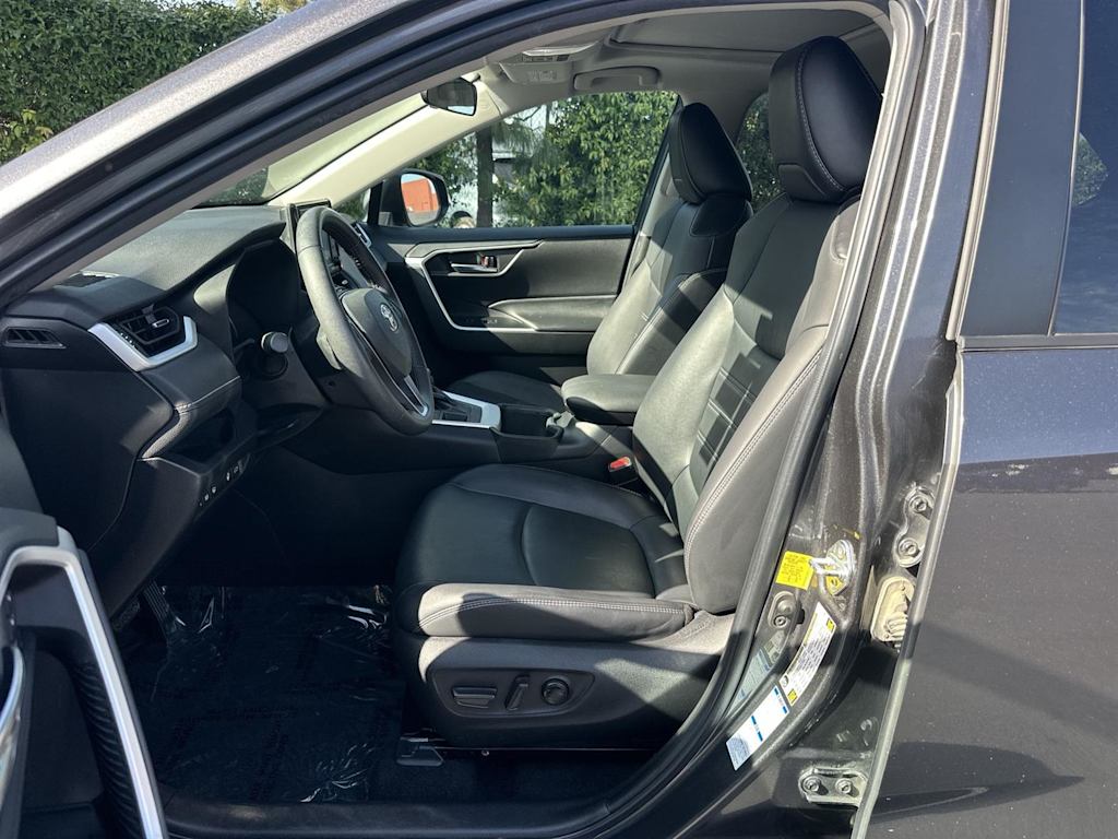 Thumbnail: 2022 Toyota RAV4 - 11