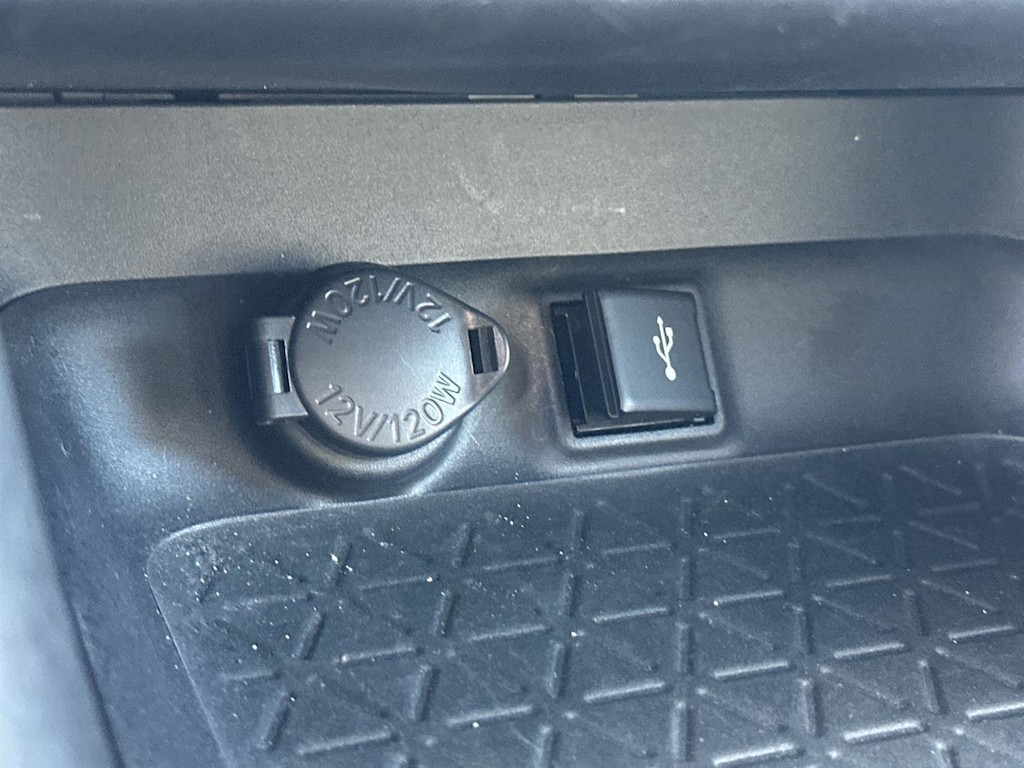 Thumbnail: 2022 Toyota RAV4 - 27