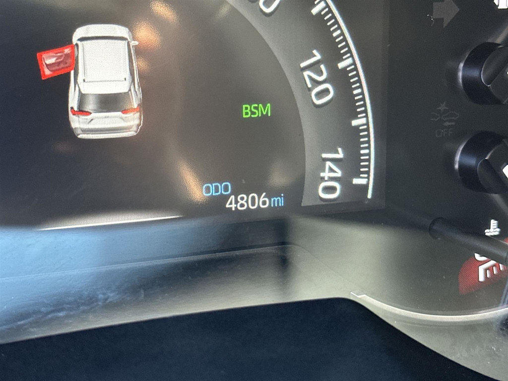 Thumbnail: 2025 Toyota RAV4 - 17