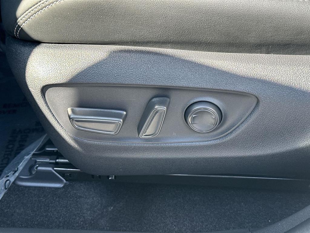 Thumbnail: 2025 Toyota RAV4 - 23