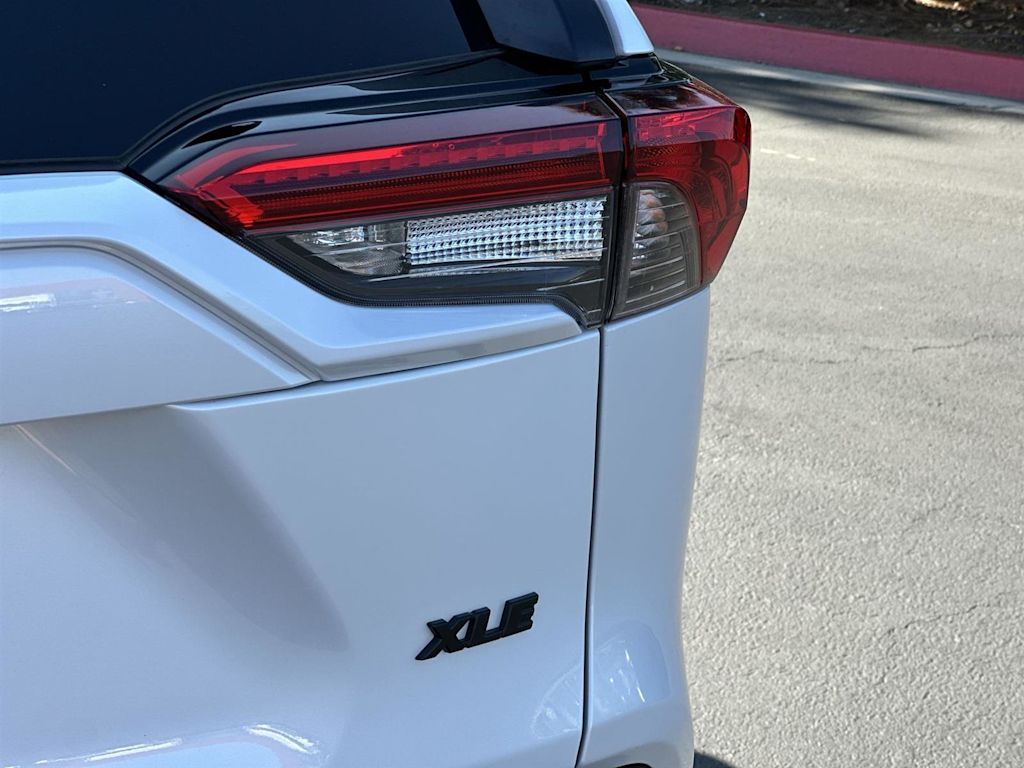 Thumbnail: 2025 Toyota RAV4 - 21