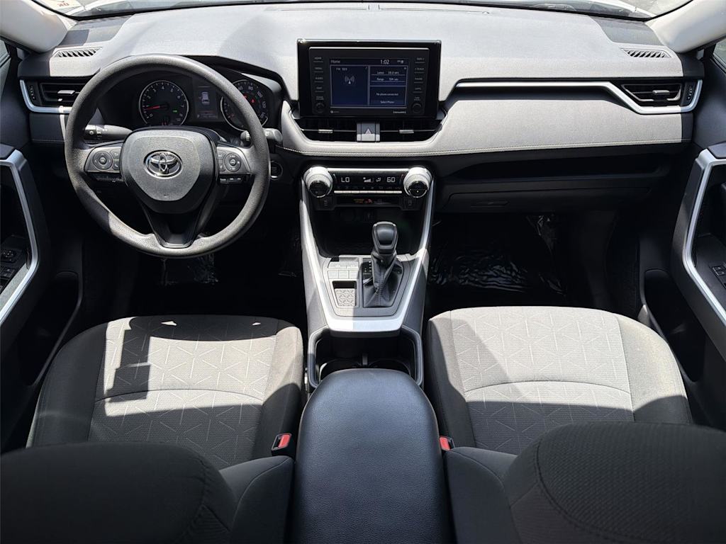 Thumbnail: 2022 Toyota RAV4 - 10