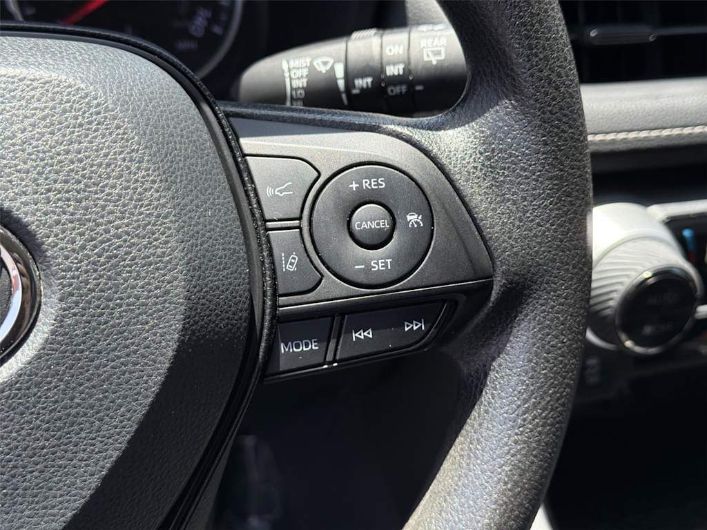 Thumbnail: 2022 Toyota RAV4 - 27
