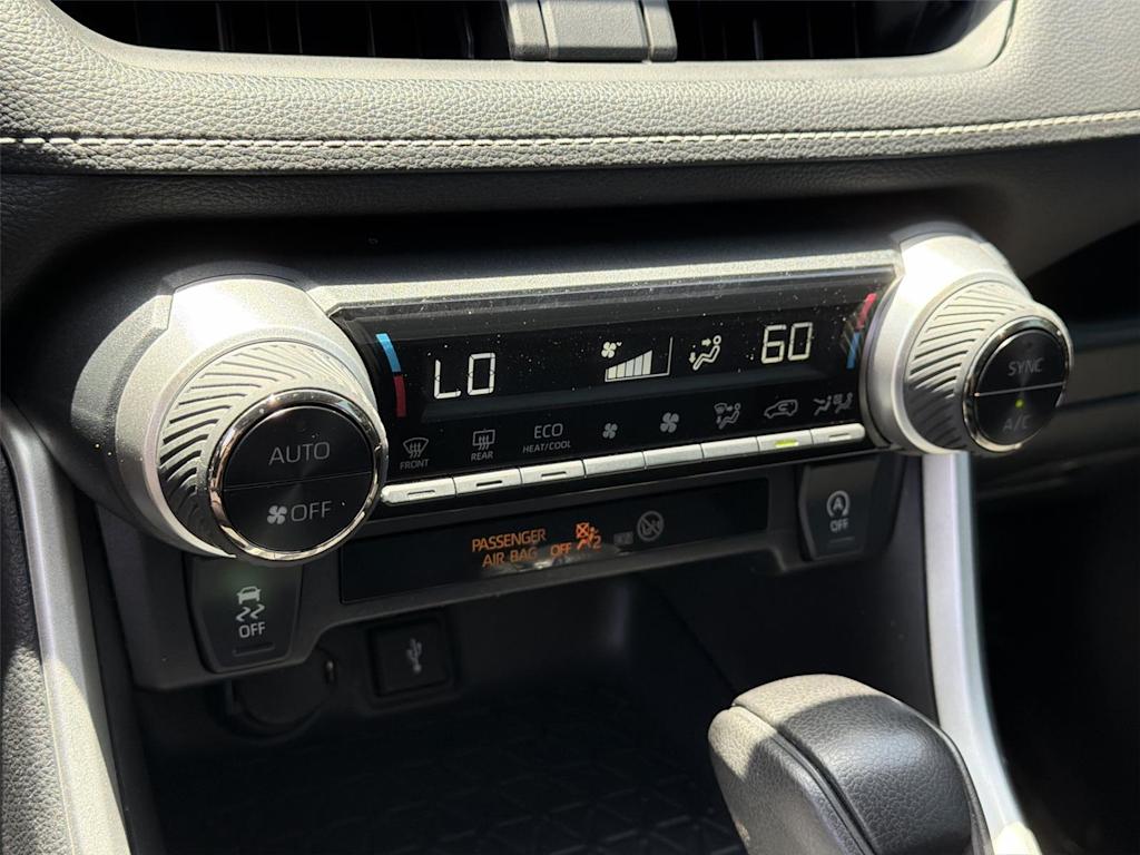 Thumbnail: 2022 Toyota RAV4 - 30