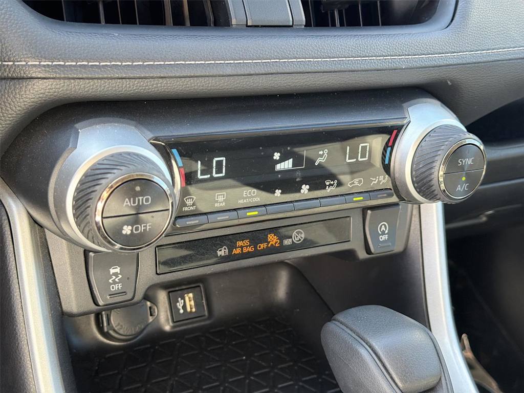 Thumbnail: 2025 Toyota RAV4 - 30