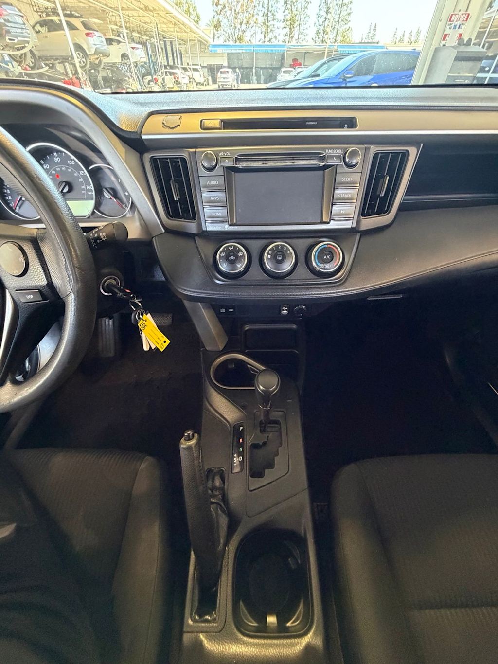 Thumbnail: 2016 Toyota RAV4 - 8