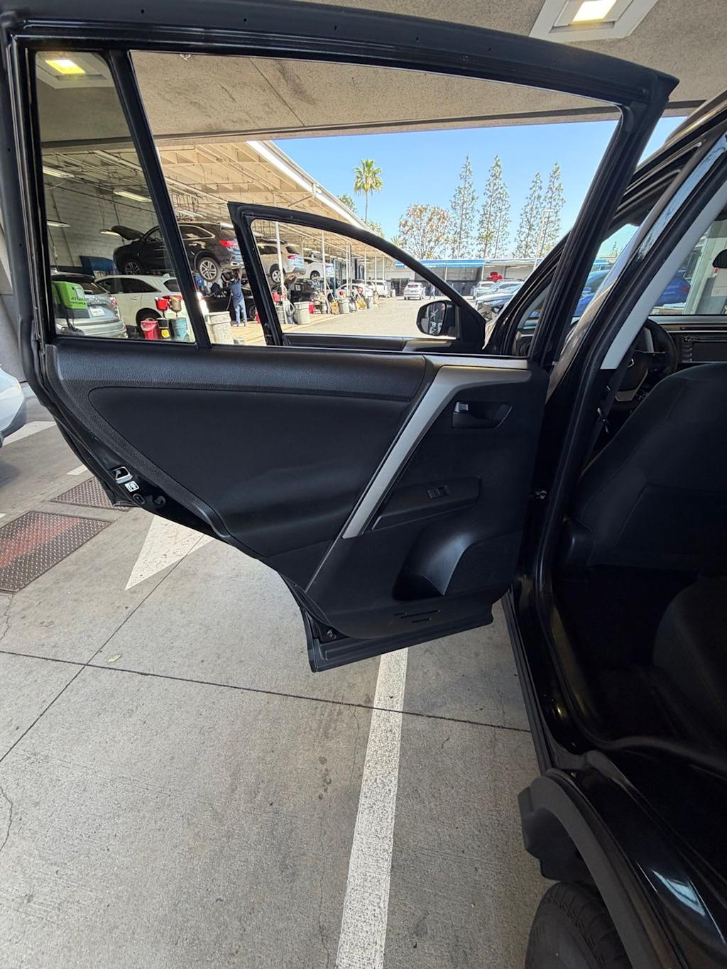Thumbnail: 2016 Toyota RAV4 - 21