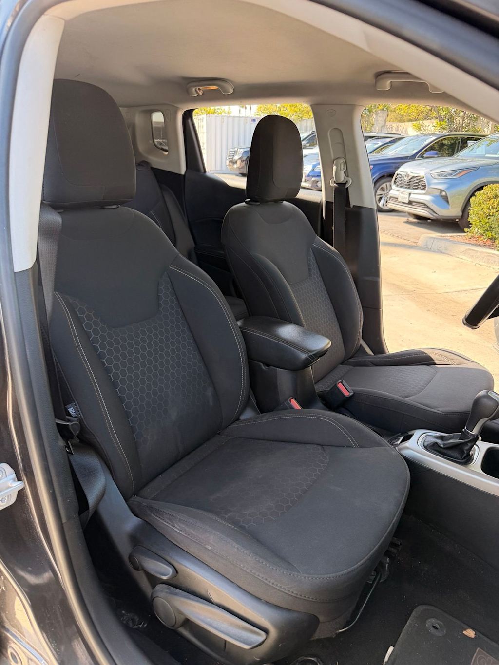 Thumbnail: 2019 Jeep Compass - 9