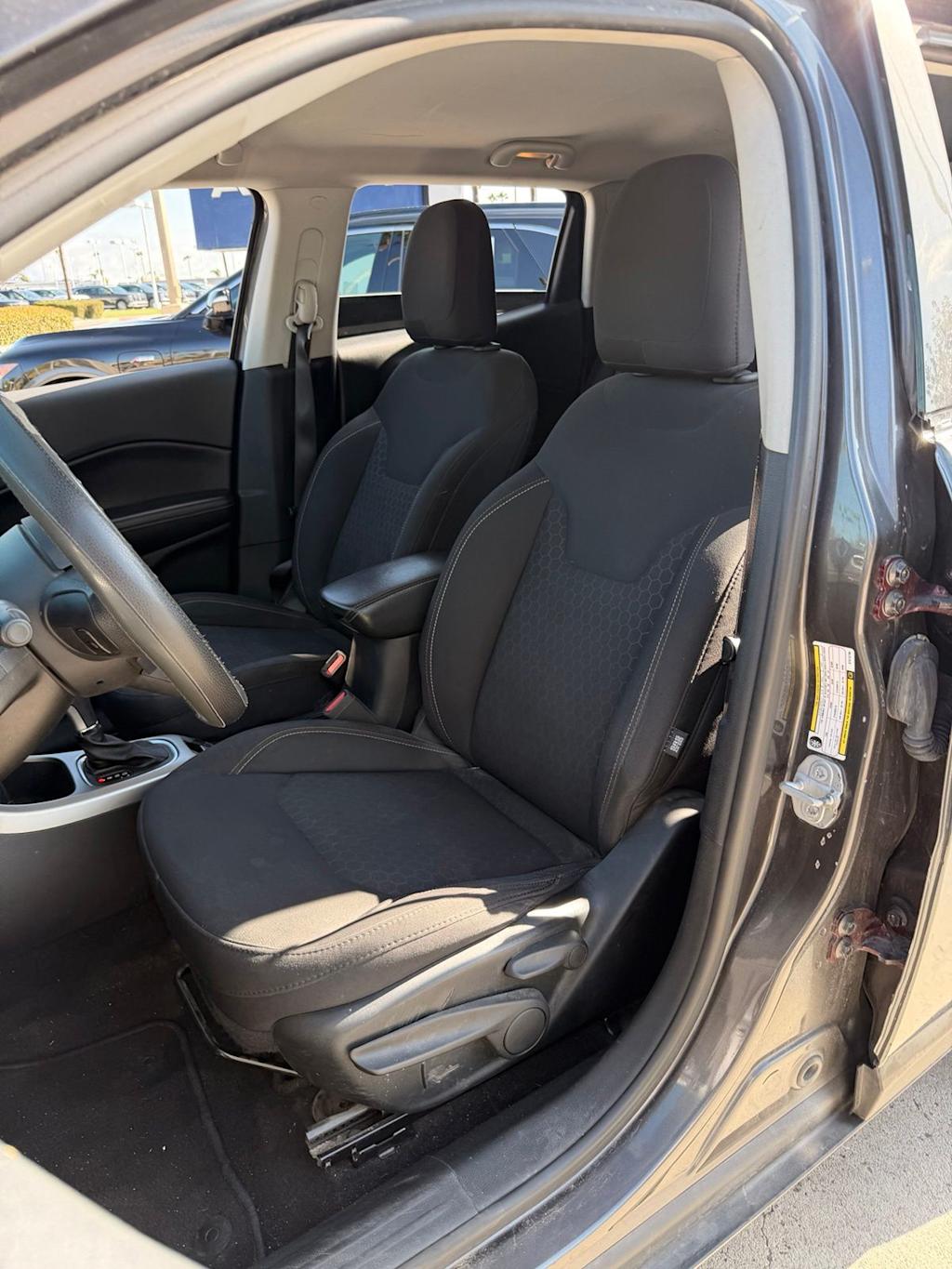 Thumbnail: 2019 Jeep Compass - 10