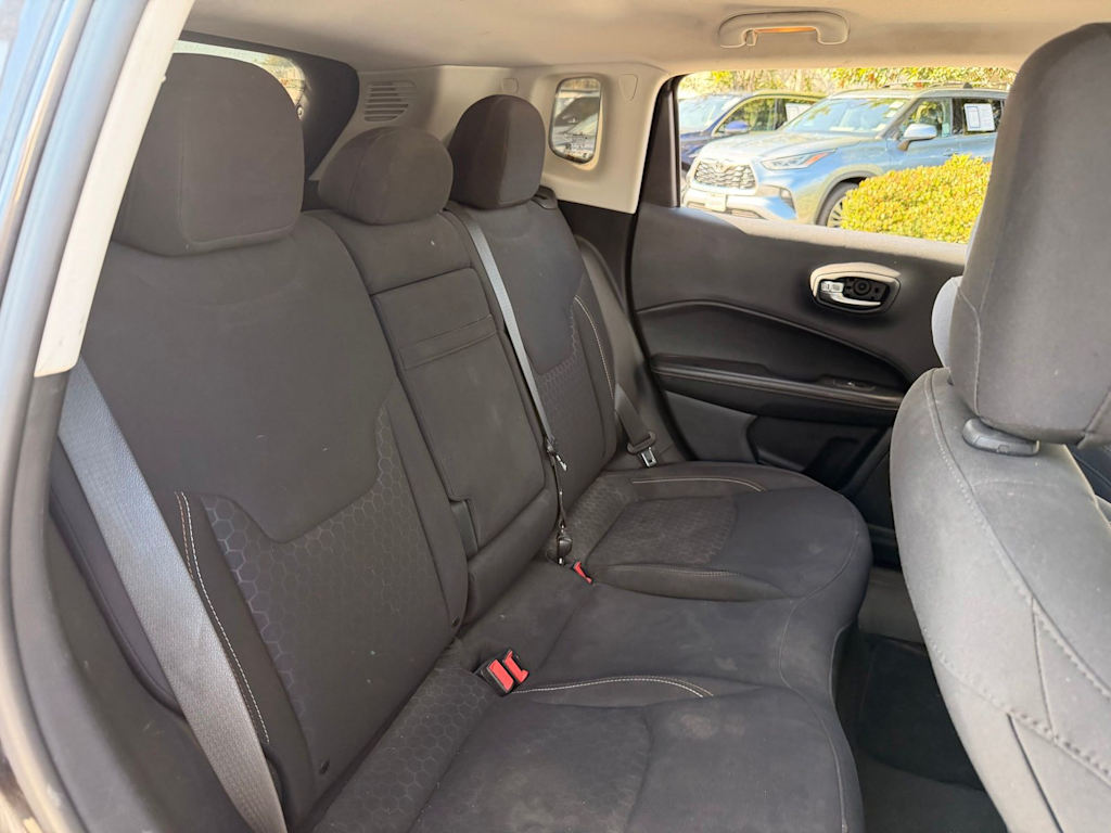Thumbnail: 2019 Jeep Compass - 18