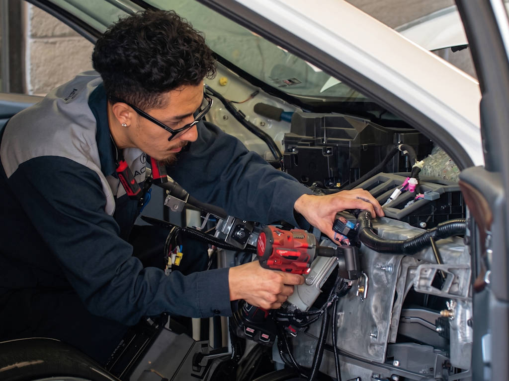 Thumbnail: 2023 Ford Mustang Mach-E - 25