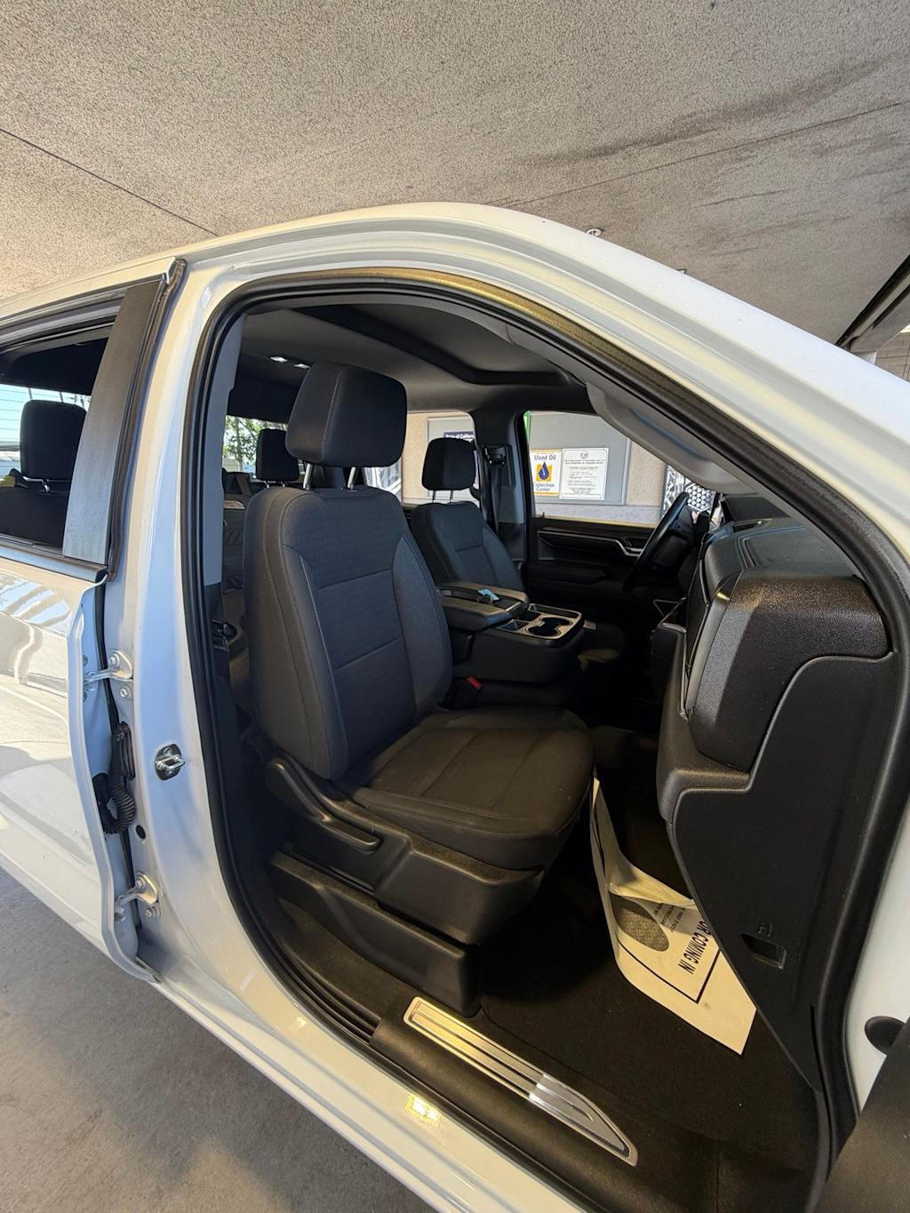 Thumbnail: 2023 Chevrolet Silverado 1500 - 17