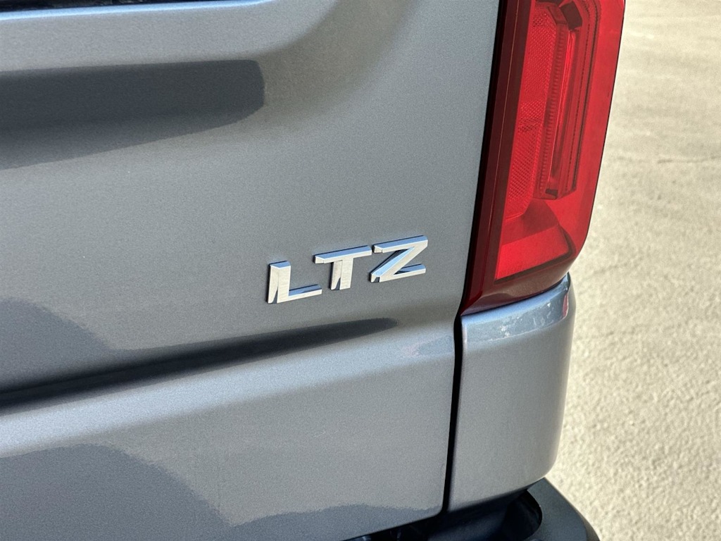 Thumbnail: 2021 Chevrolet Silverado 1500 - 20