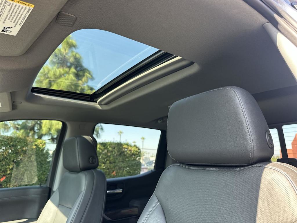 Thumbnail: 2021 Chevrolet Silverado 1500 - 32