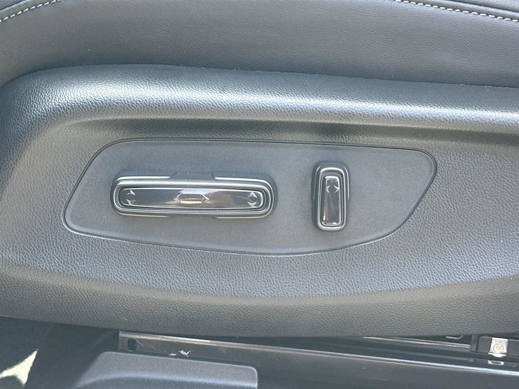 Thumbnail: 2025 Acura ADX - 22