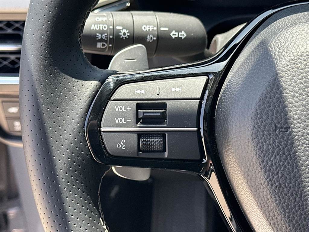 Thumbnail: 2025 Acura ADX - 21