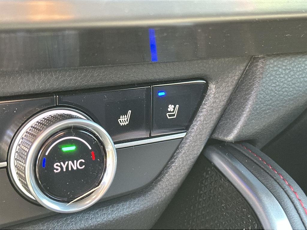 Thumbnail: 2025 Acura ADX - 25