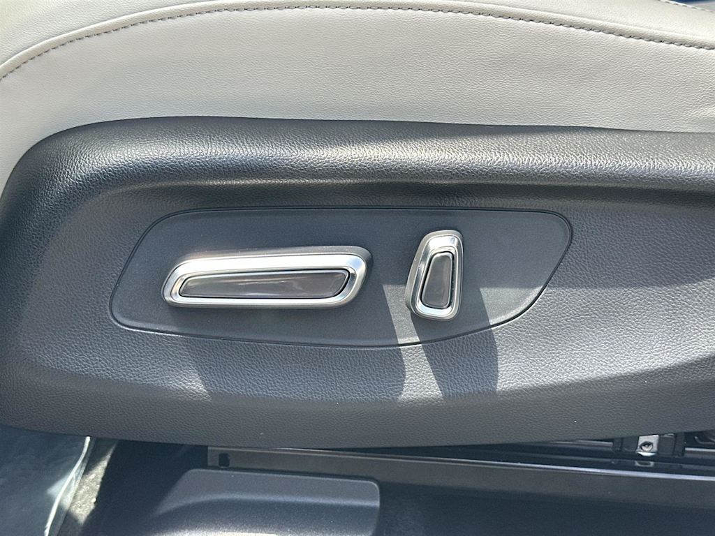 Thumbnail: 2025 Acura ADX - 22