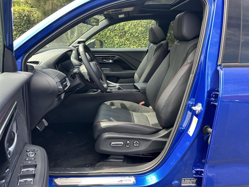 Thumbnail: 2025 Acura ADX - 11