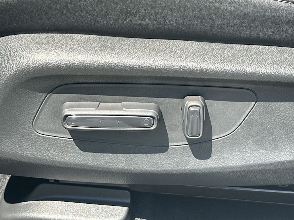 Thumbnail: 2025 Acura ADX - 22