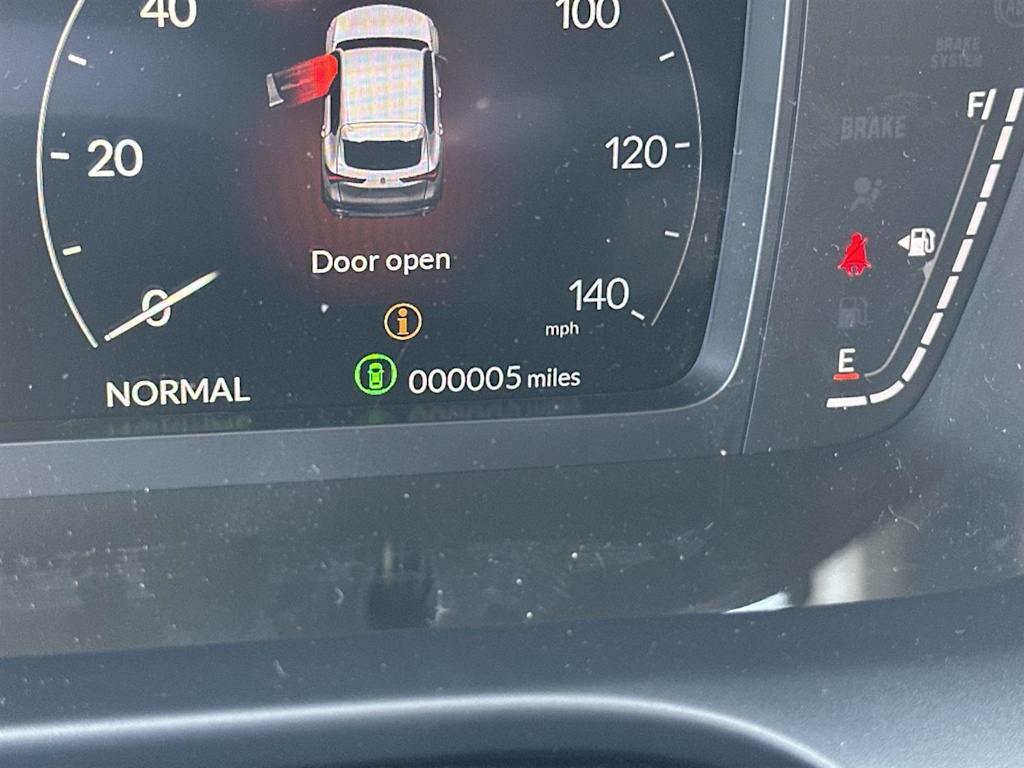 Thumbnail: 2025 Acura ADX - 18